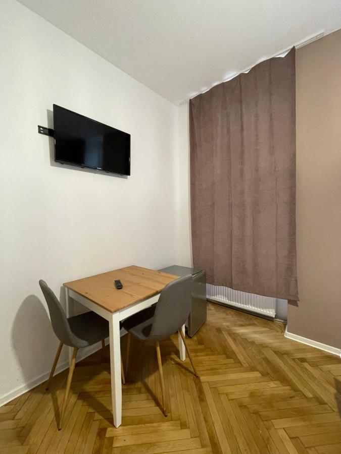 Schei Central Studios In The Heart Of Braşov Buitenkant foto