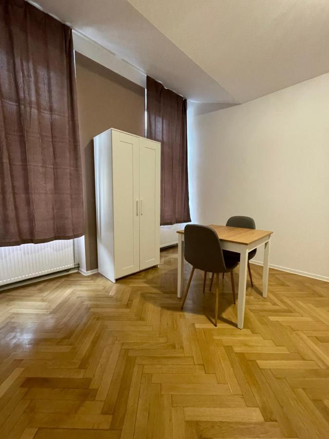 Schei Central Studios In The Heart Of Braşov Buitenkant foto