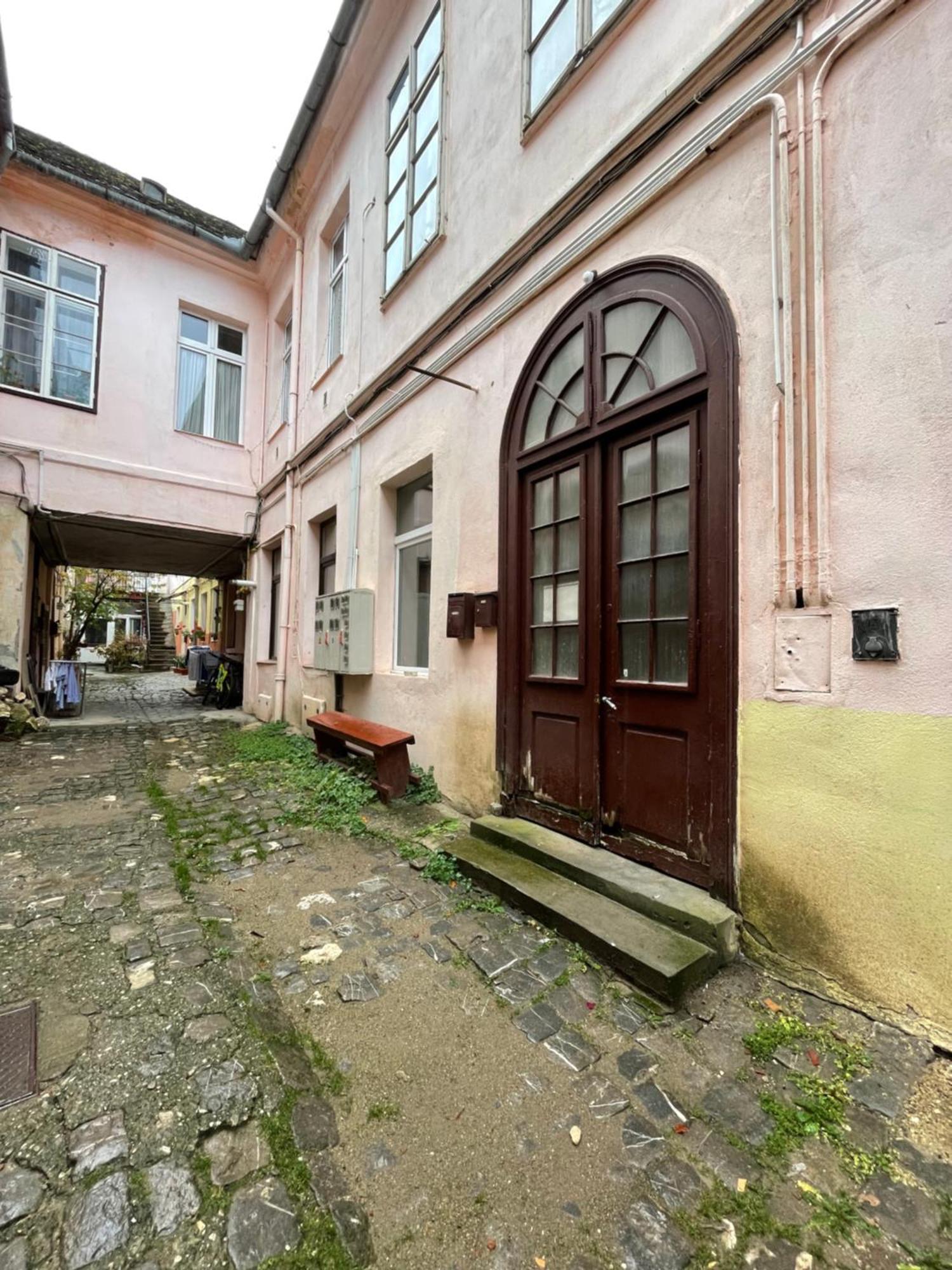 Schei Central Studios In The Heart Of Braşov Buitenkant foto